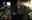 Breite Werkstattansicht mit Motor und Lichtsetup